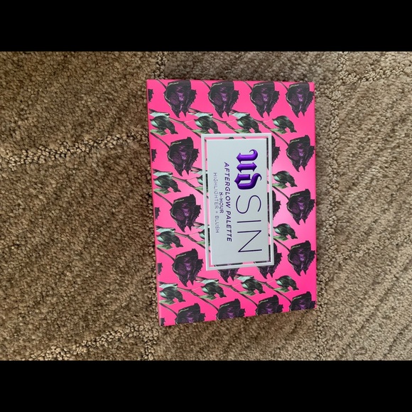 Urban decay blush/ highlighter - Picture 5 of 5